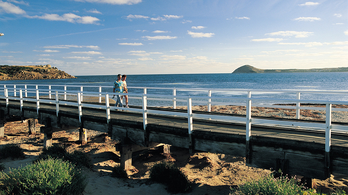 Image blog Embrace the Coastal Charm: Discover Pet-Friendly Holiday Rentals in Victor Harbor, South Australia