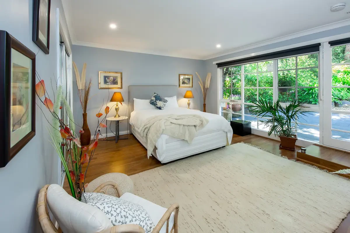 Image blog - Who are Search and Stay?