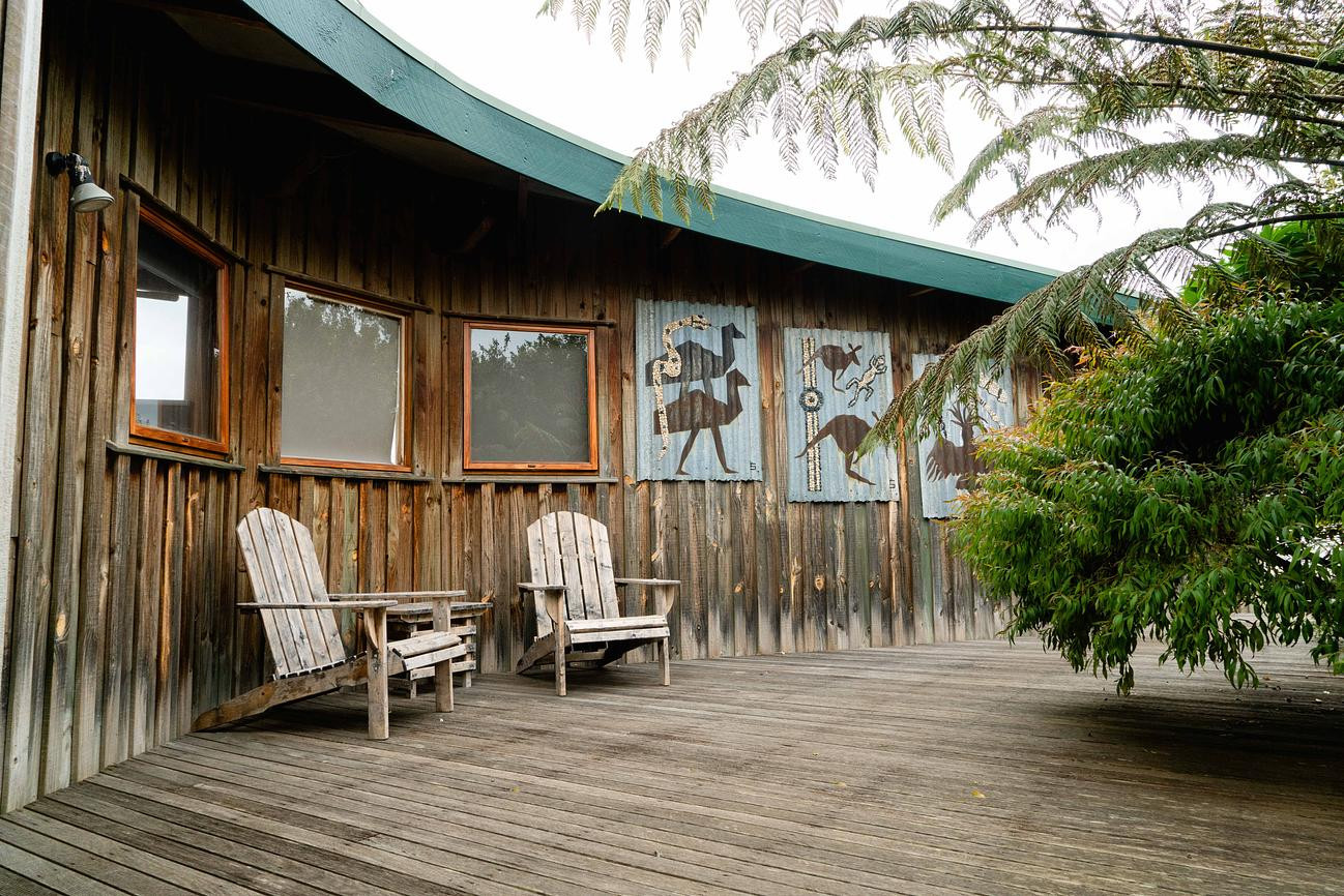 Search and Stay destination carousel image position 14
