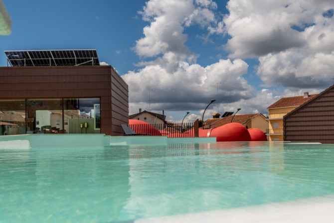 Search and Stay destination Paul, Castelo Branco - Portugal from AU$ 80. Cherry Sculpture Hotel - Cherry Room