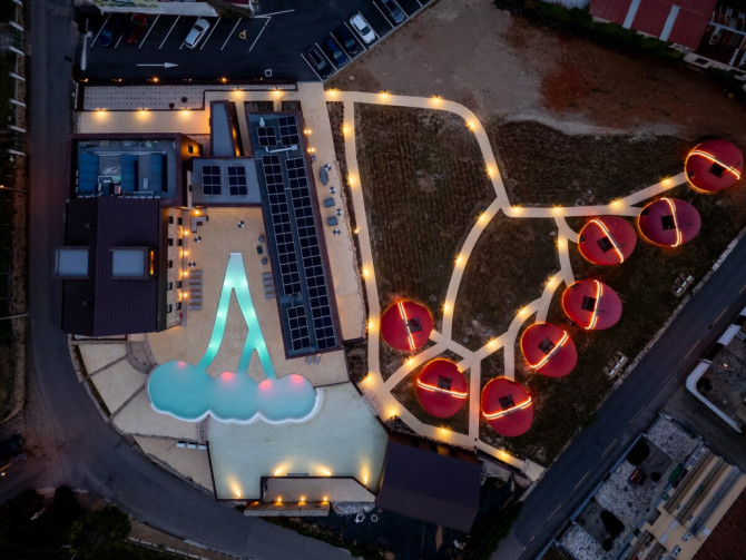 Search and Stay destination Paul, Castelo Branco - Portugal from AU$ 80. Cherry Sculpture Hotel - Cherry Room