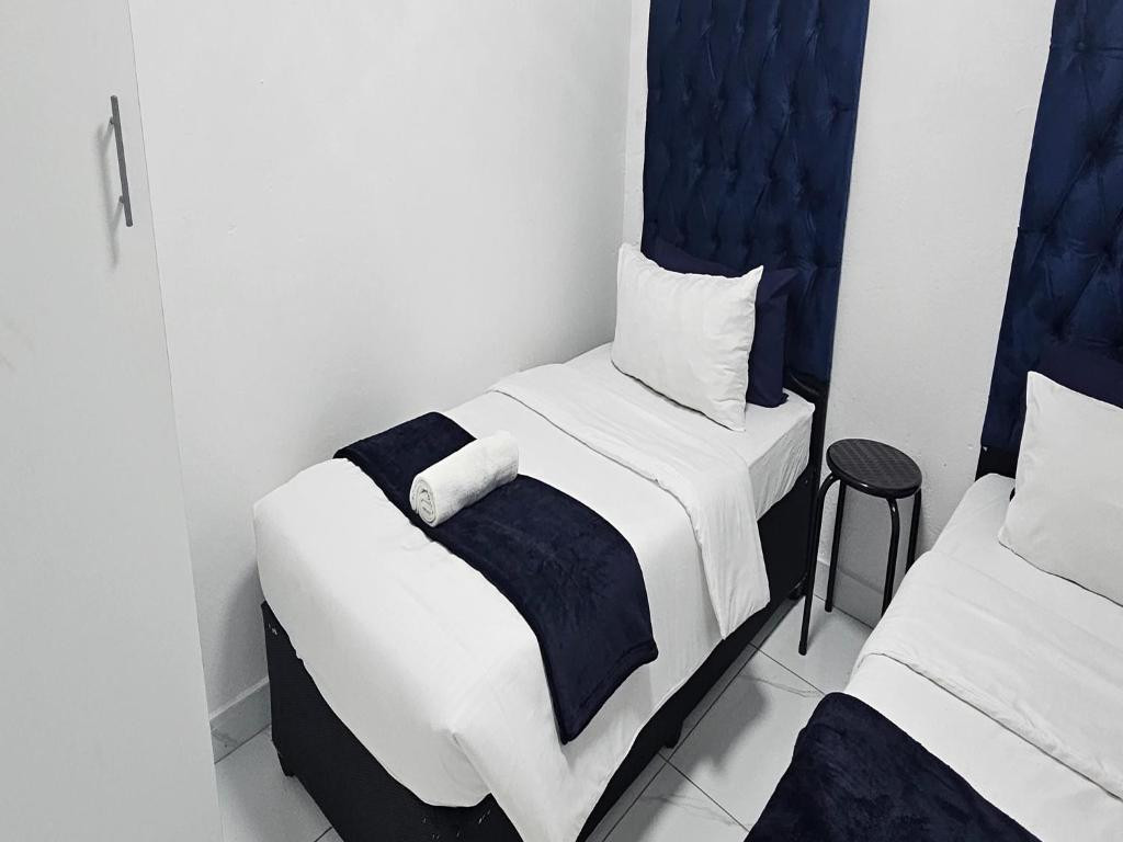 Search and Stay, undefined in undefined. Gallery position 4