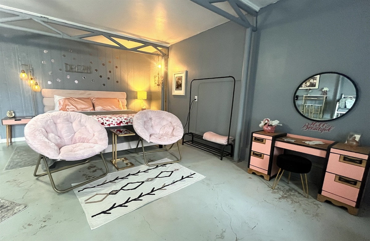 Search and Stay, undefined in undefined. Gallery position 1