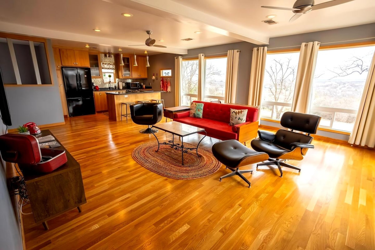 Search and Stay, undefined in undefined. Gallery position 2