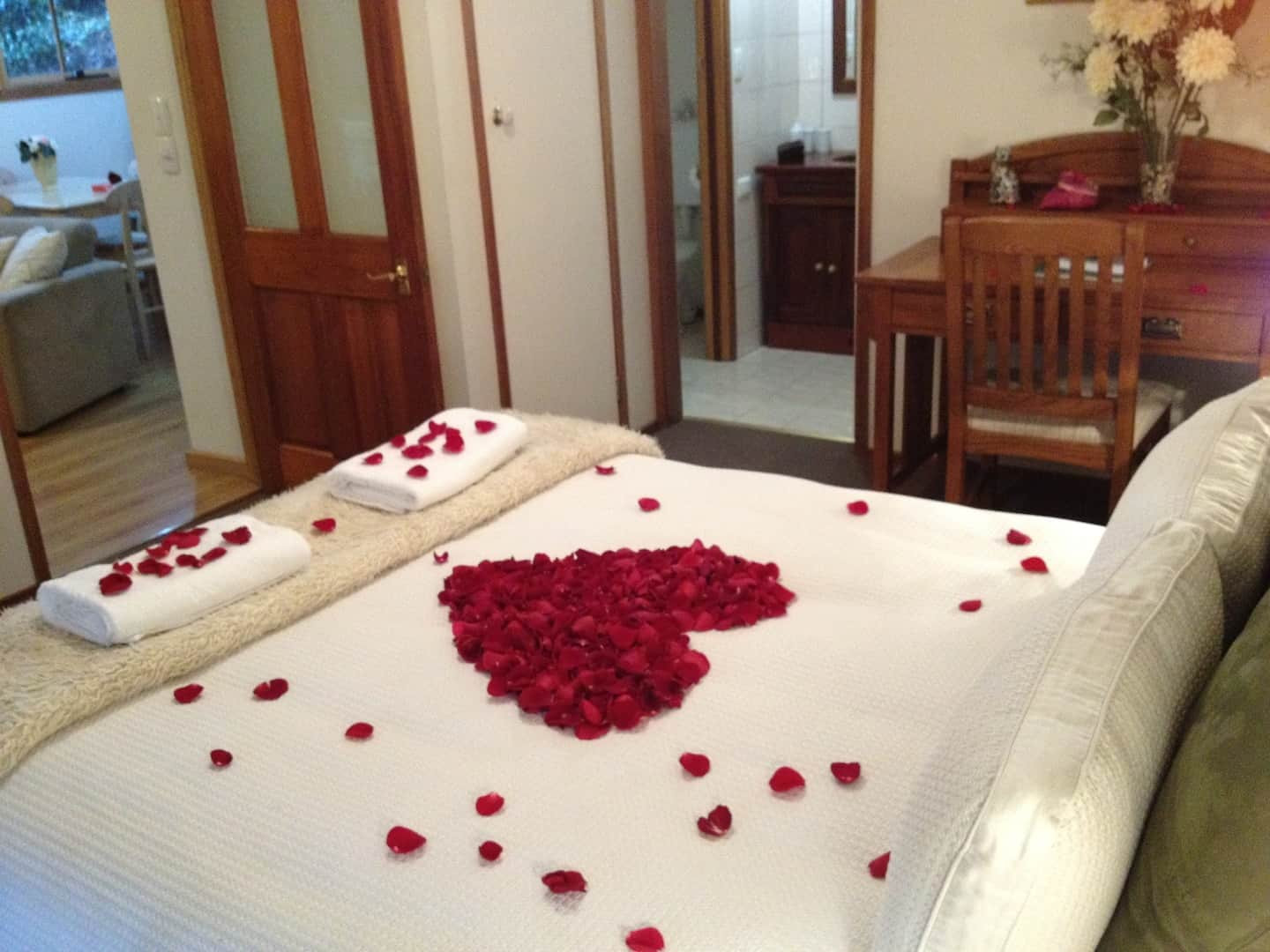 Search and Stay, undefined in undefined. Gallery position 1