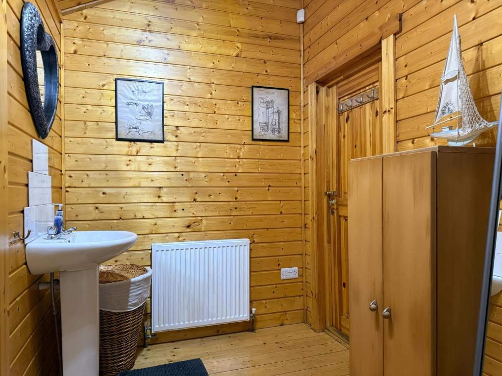 Search and Stay, undefined in undefined. Gallery position 2