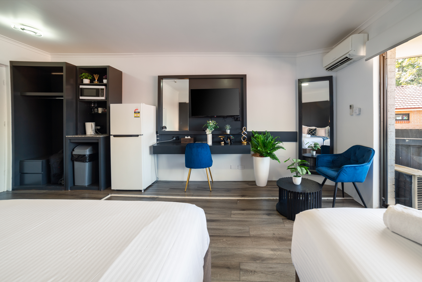 Search and Stay, undefined in undefined. Gallery position 1