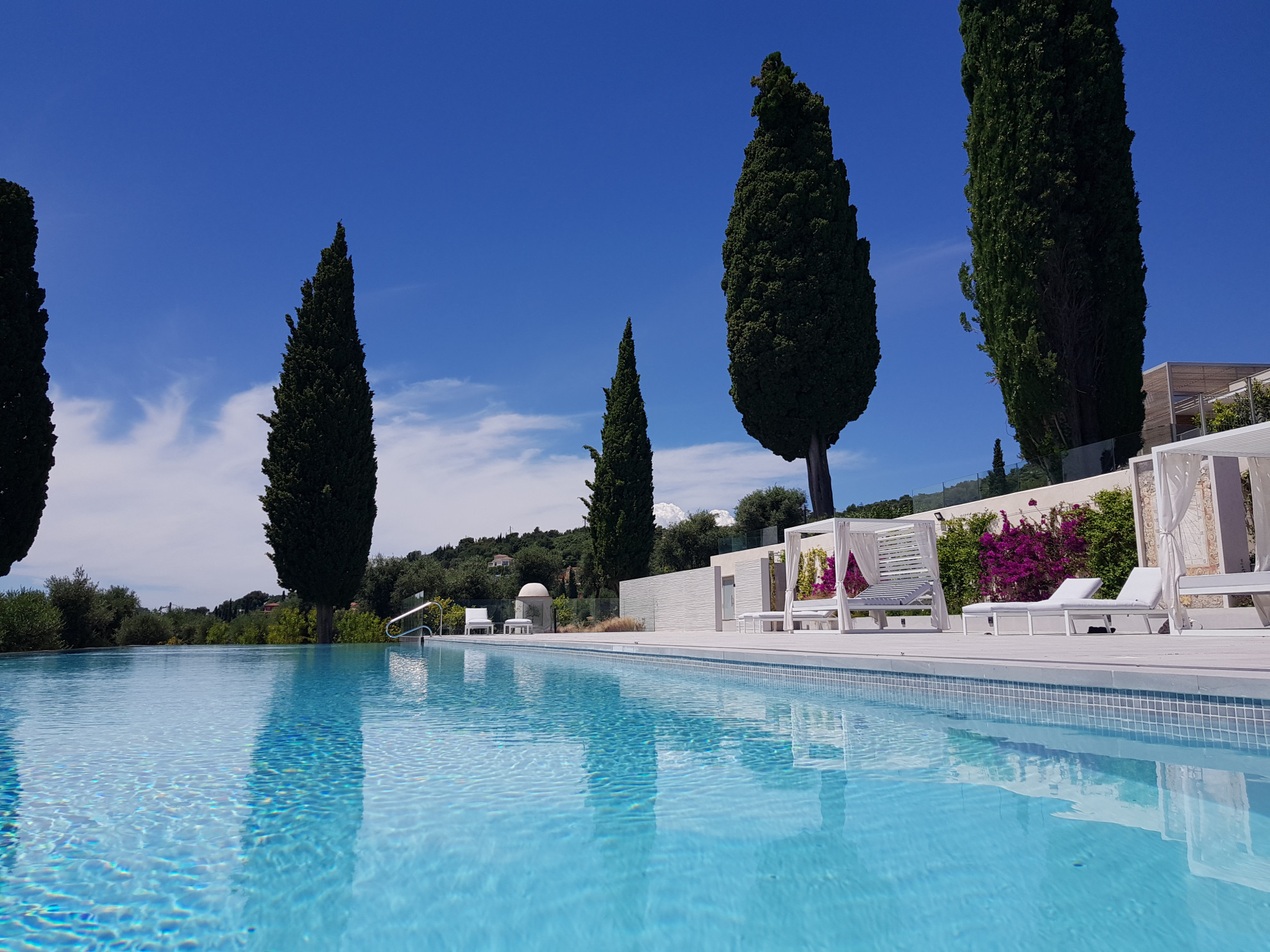 Search and Stay destination carousel image position 0