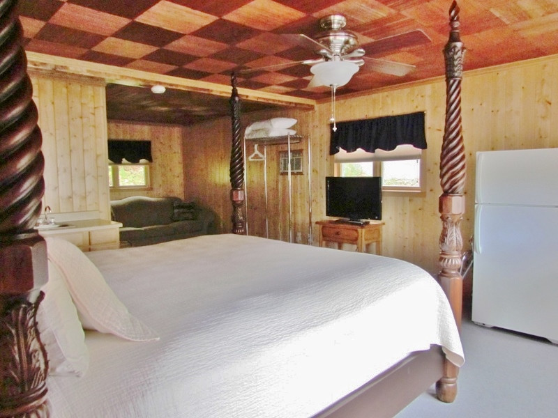 Search and Stay, undefined in undefined. Gallery position 1