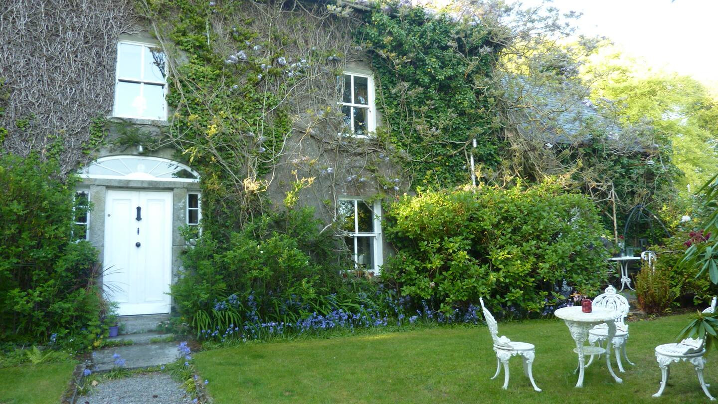 Search and Stay Destinations. Dome Accommodation in Ireland