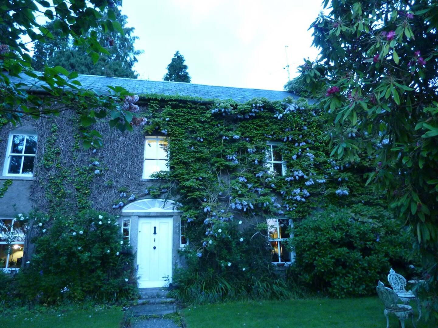 Search and Stay, undefined in undefined. Gallery position 1