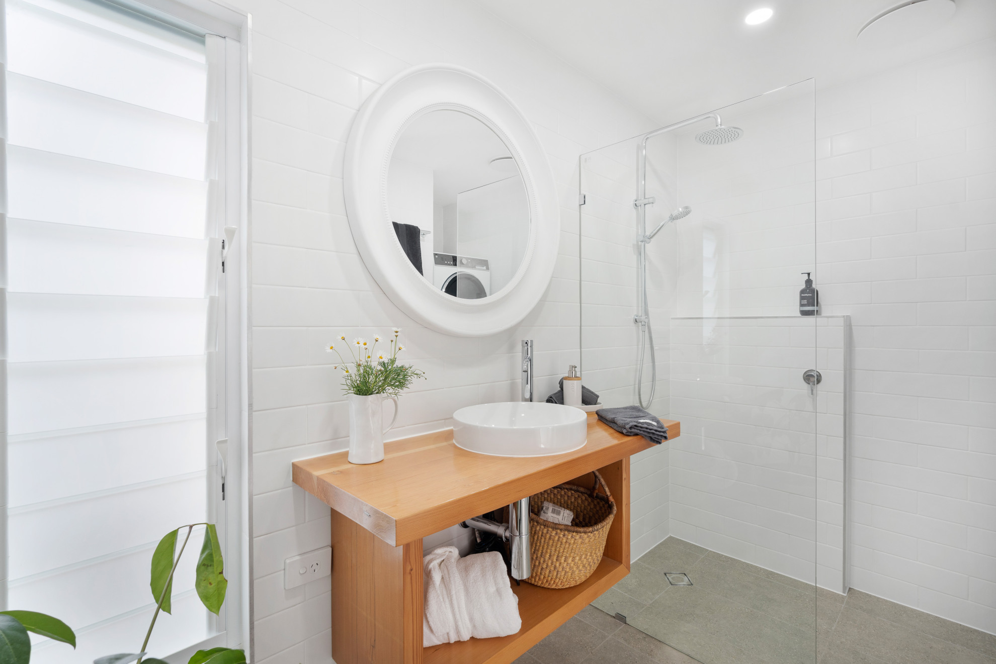 Search and Stay, undefined in undefined. Gallery position 3