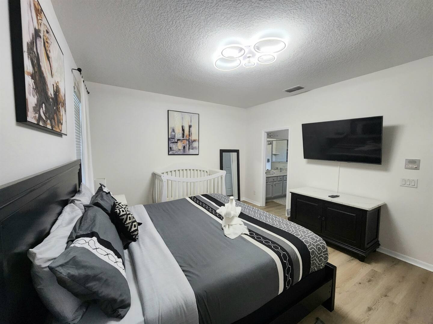 Search and Stay, undefined in undefined. Gallery position 4