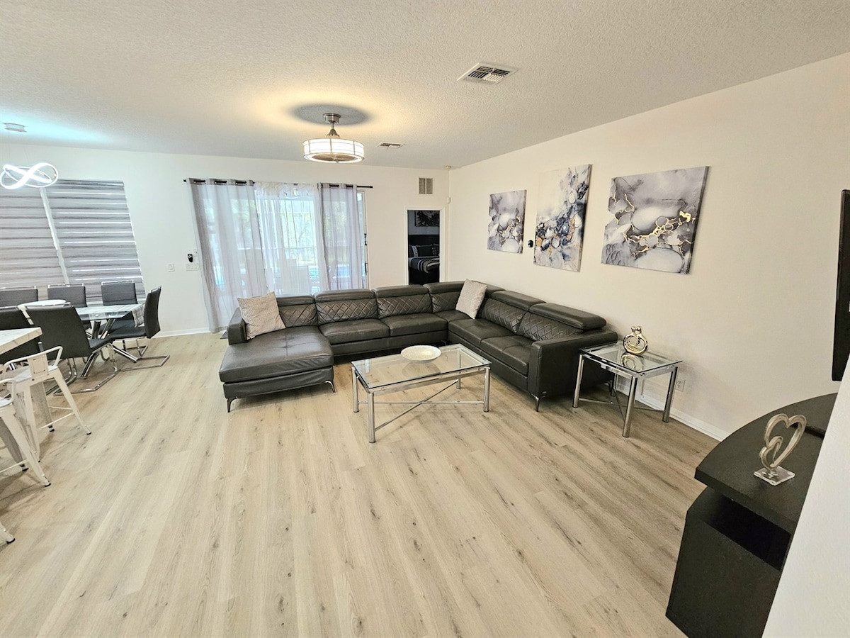 Search and Stay, undefined in undefined. Gallery position 1