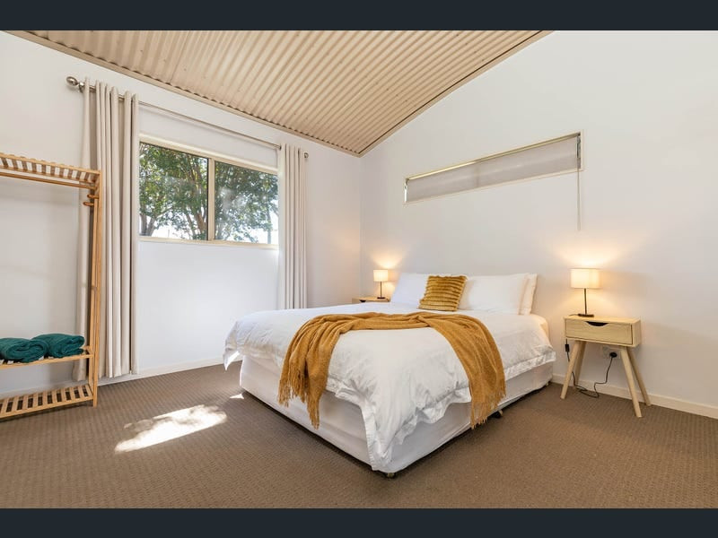 Search and Stay, undefined in undefined. Gallery position 1