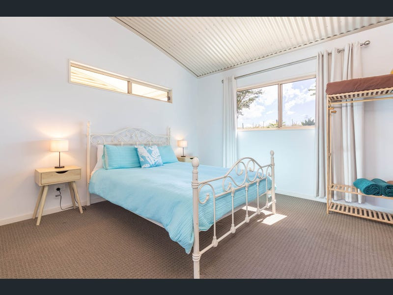 Search and Stay, undefined in undefined. Gallery position 4