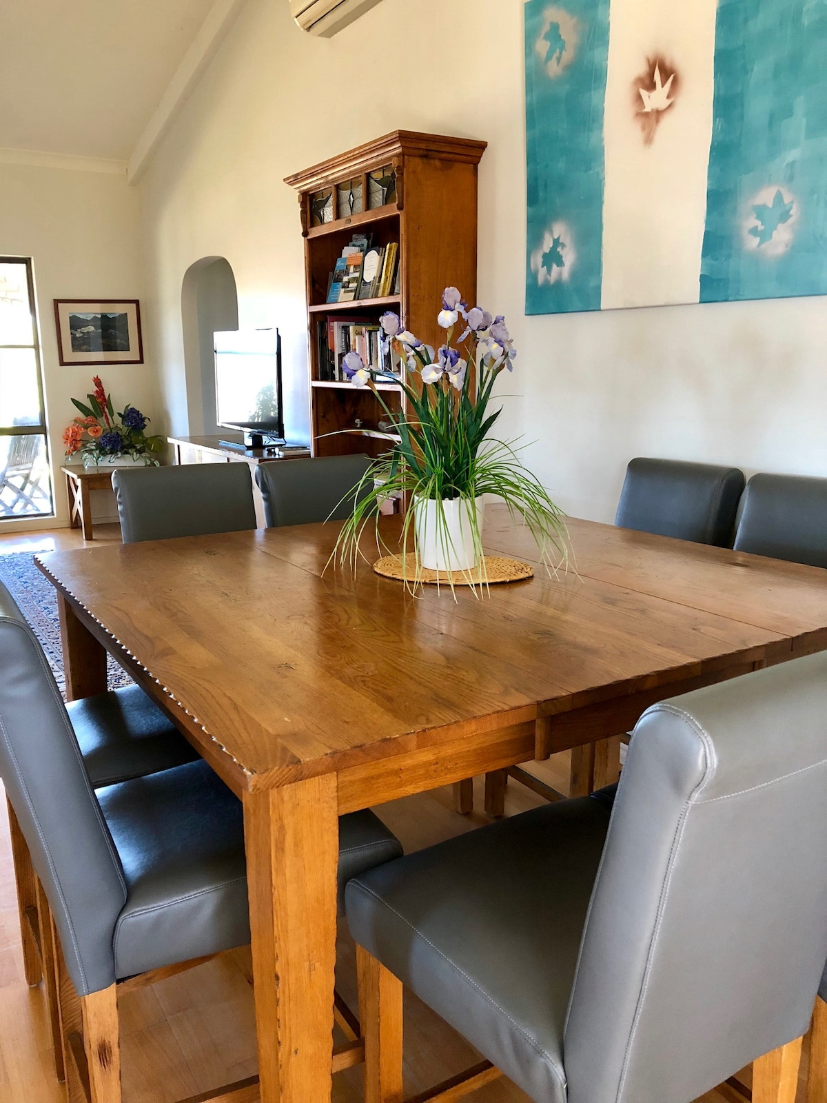 Search and Stay, undefined in undefined. Gallery position 3