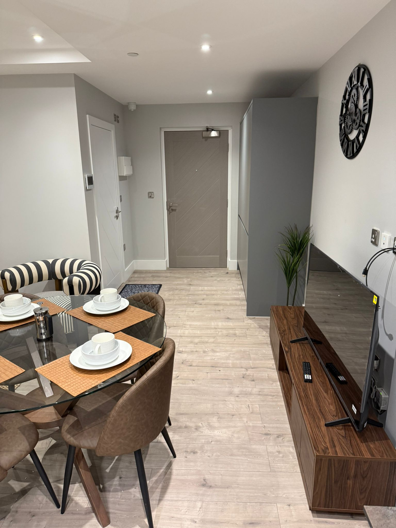 The EcoStay Apartment in 54 Jarrom Street LE2 - Property image 85 - VivreStays