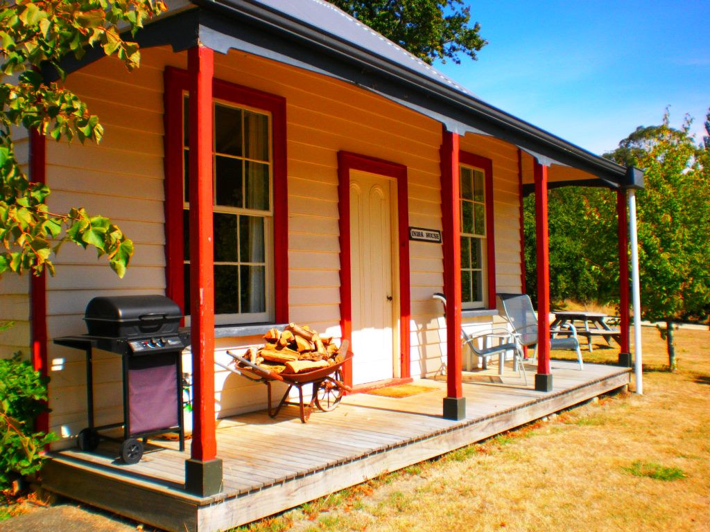 Search and Stay destination carousel image position 0