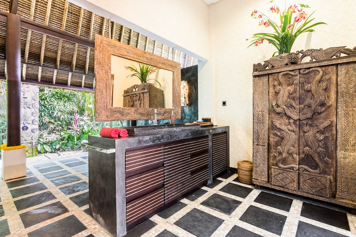 Search and Stay, undefined in undefined. Gallery position 2