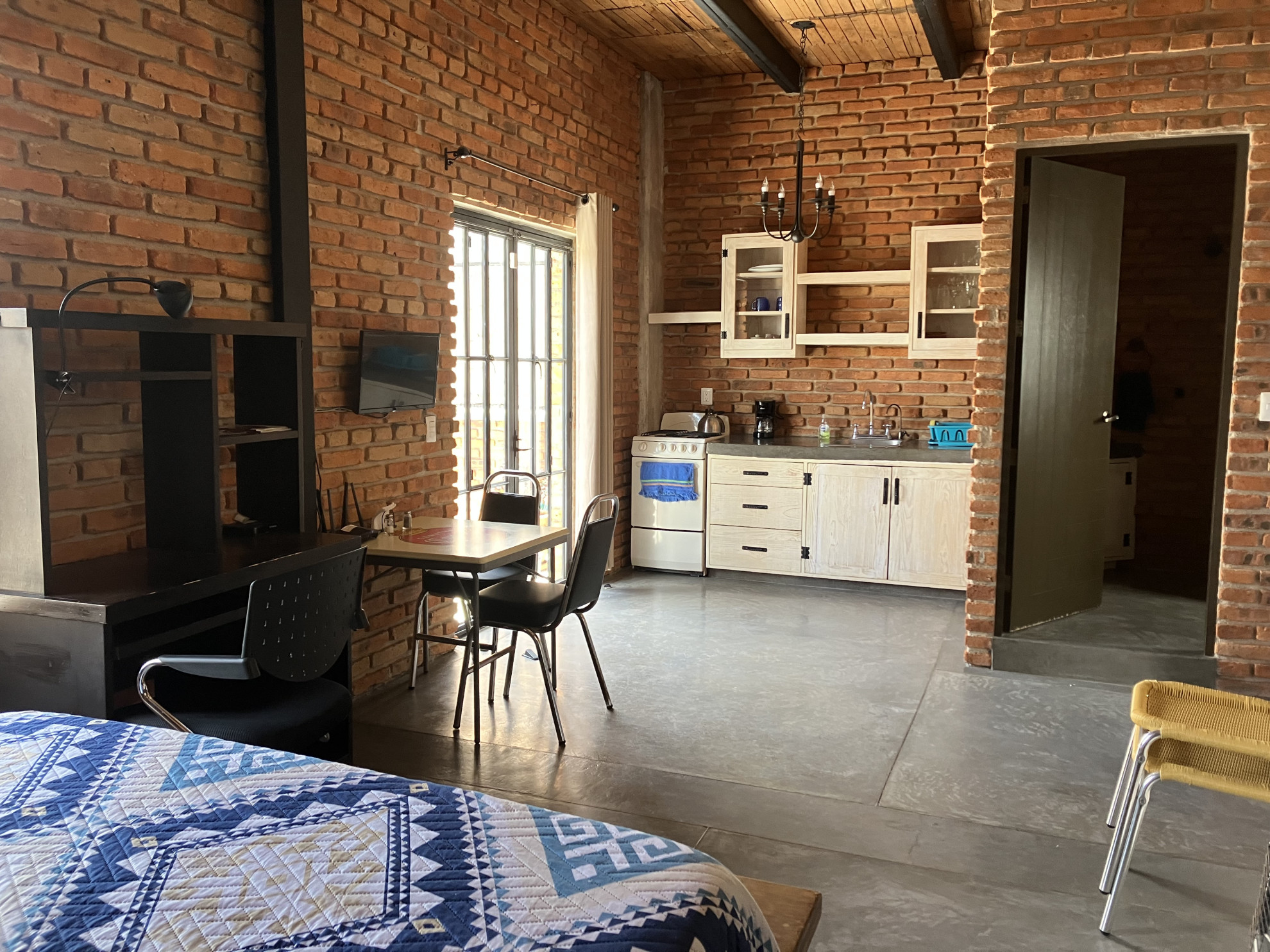 Search and Stay destination carousel image position 0