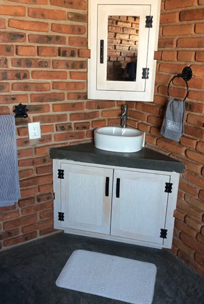 Search and Stay, undefined in undefined. Gallery position 4