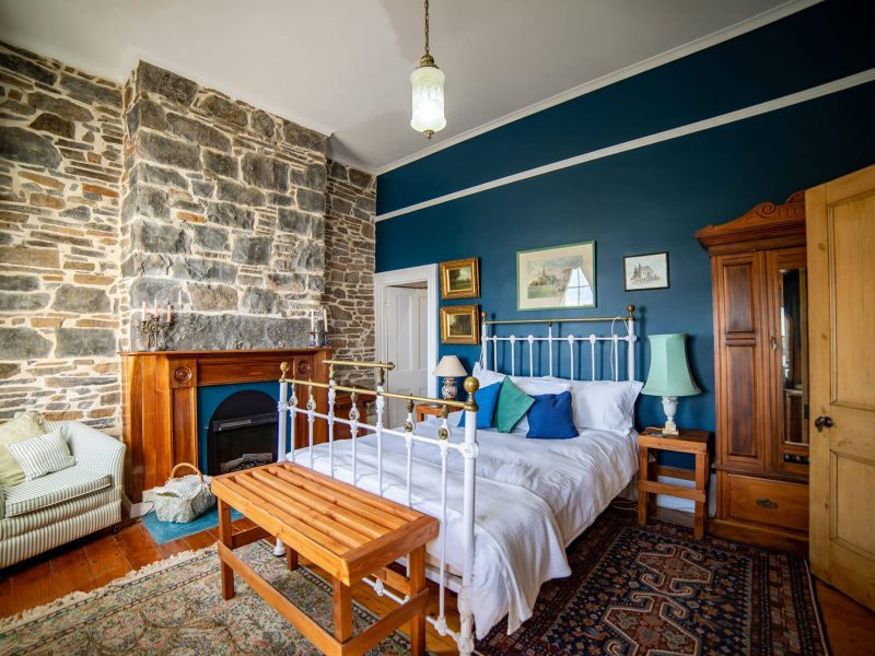 Search and Stay, undefined in undefined. Gallery position 0