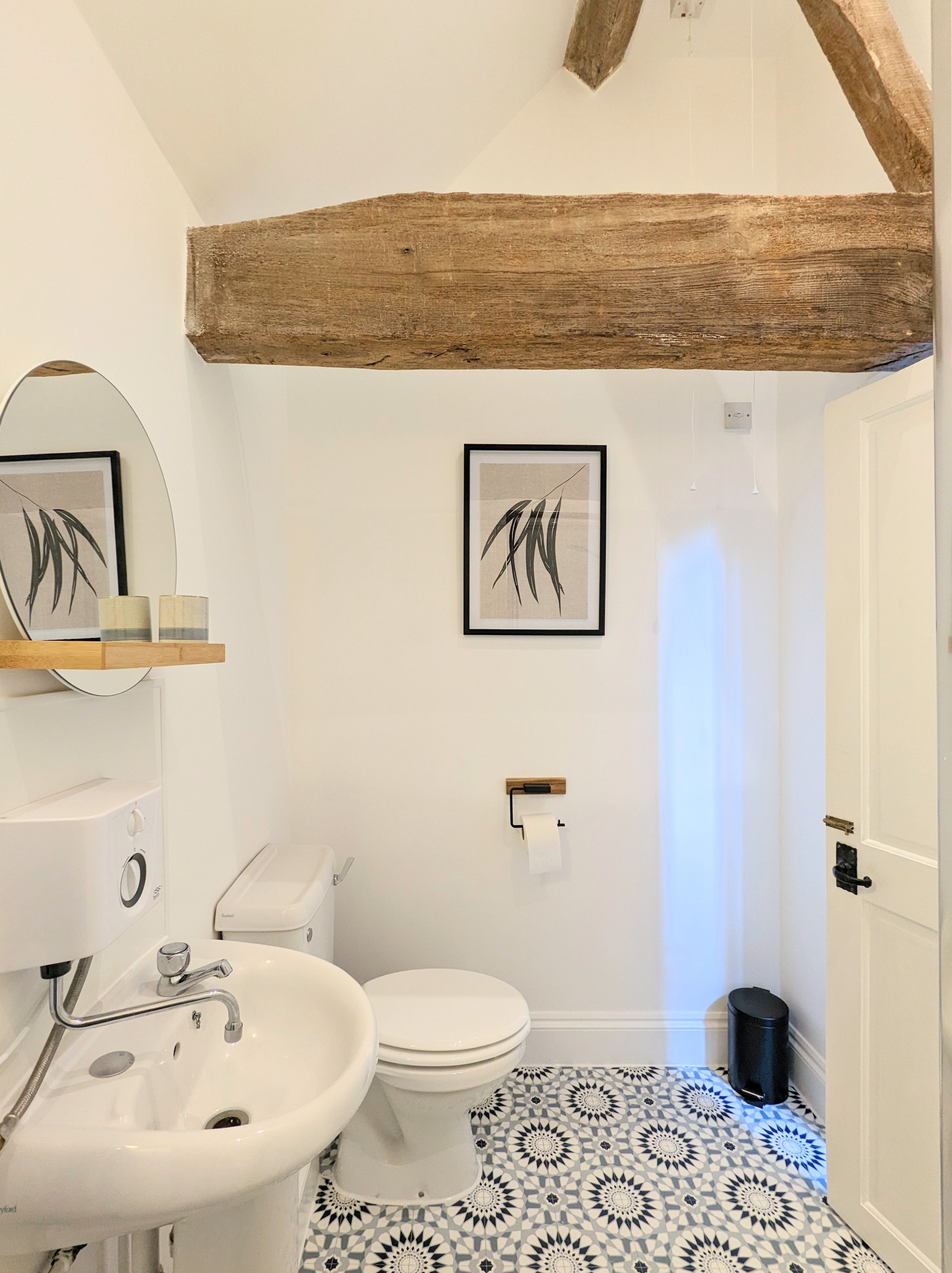 Search and Stay, undefined in undefined. Gallery position 4