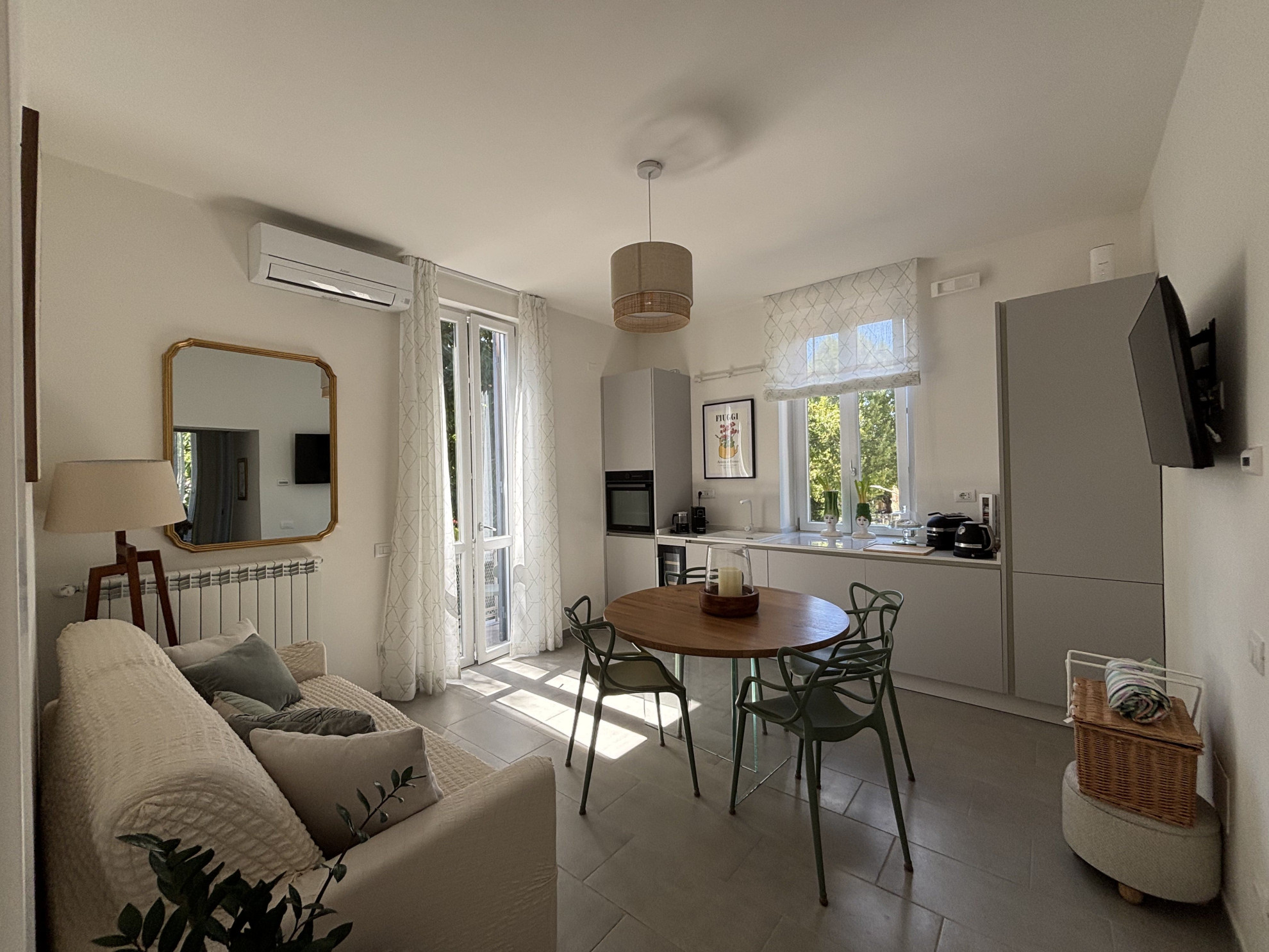 Search and Stay, undefined in undefined. Gallery position 3