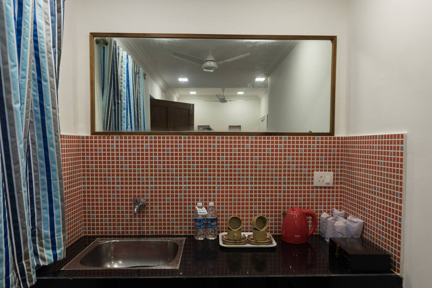 Search and Stay, undefined in undefined. Gallery position 3