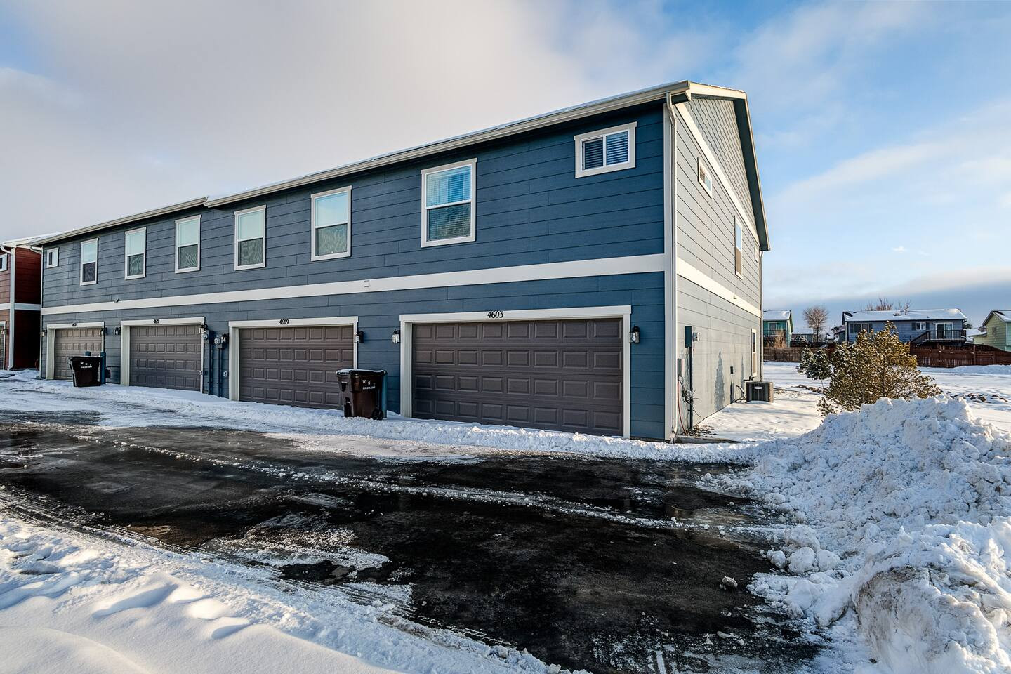 Search and Stay destination carousel image position 0