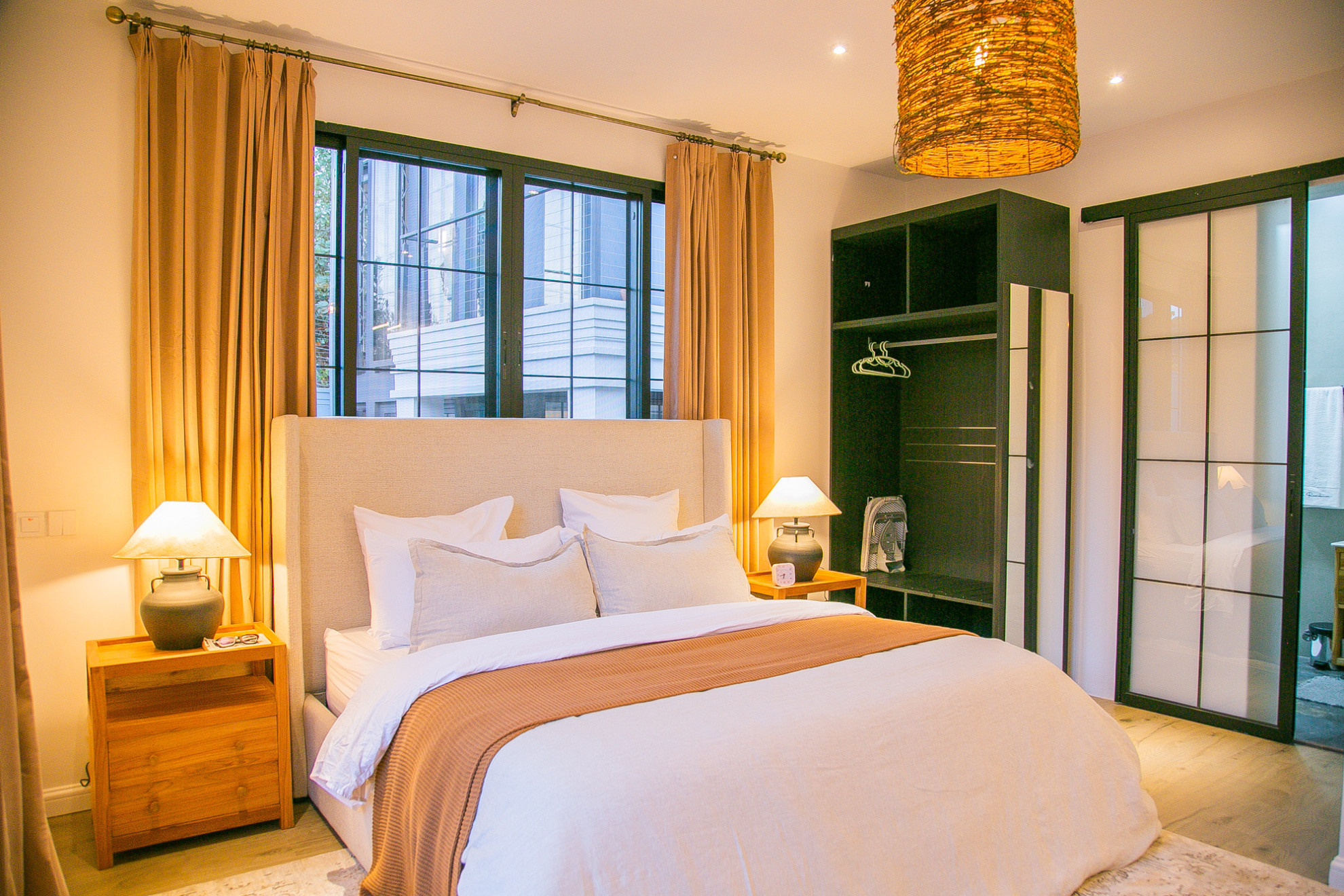 Search and Stay, undefined in undefined. Gallery position 4