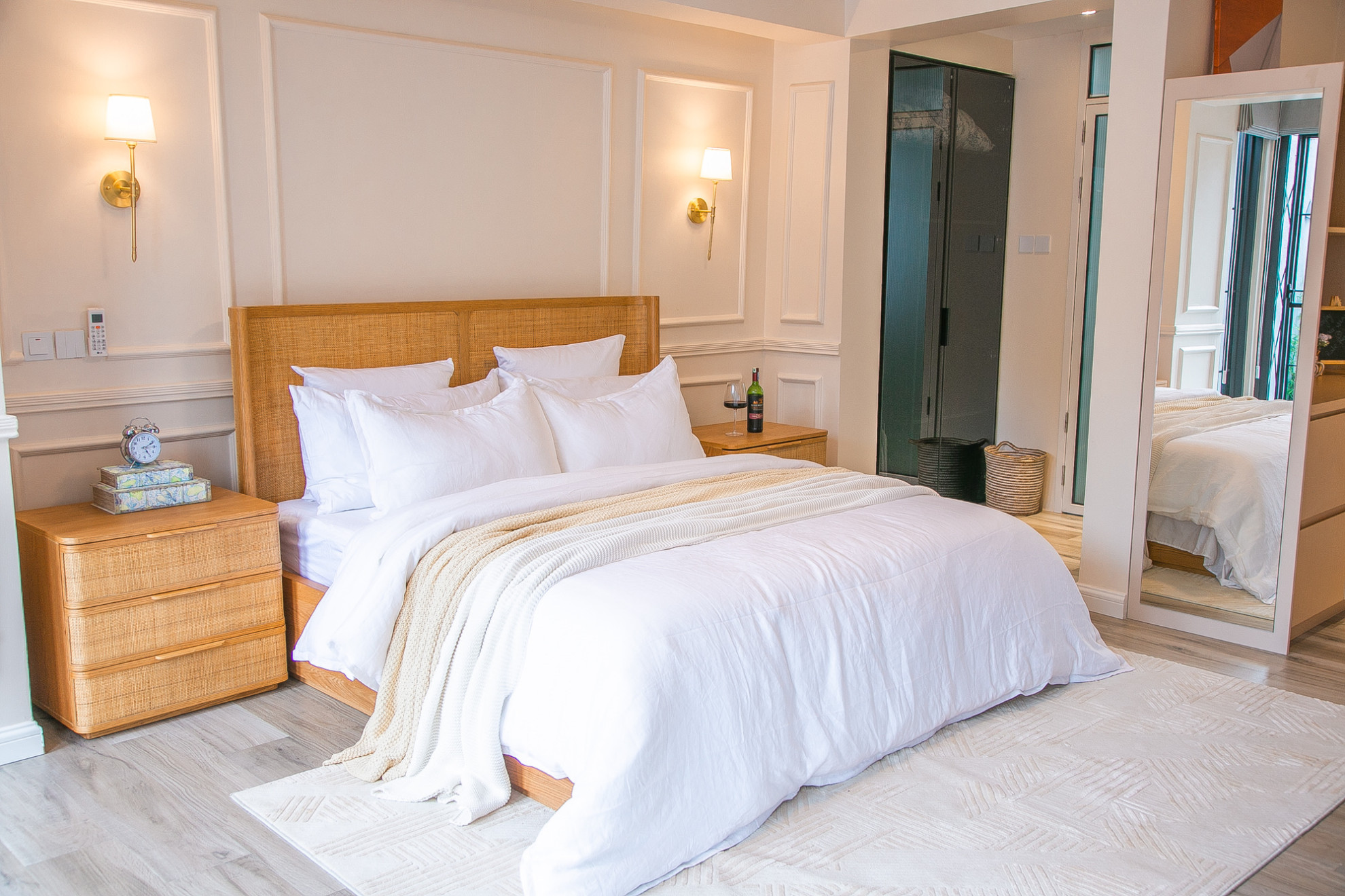 Search and Stay destination carousel image position 0