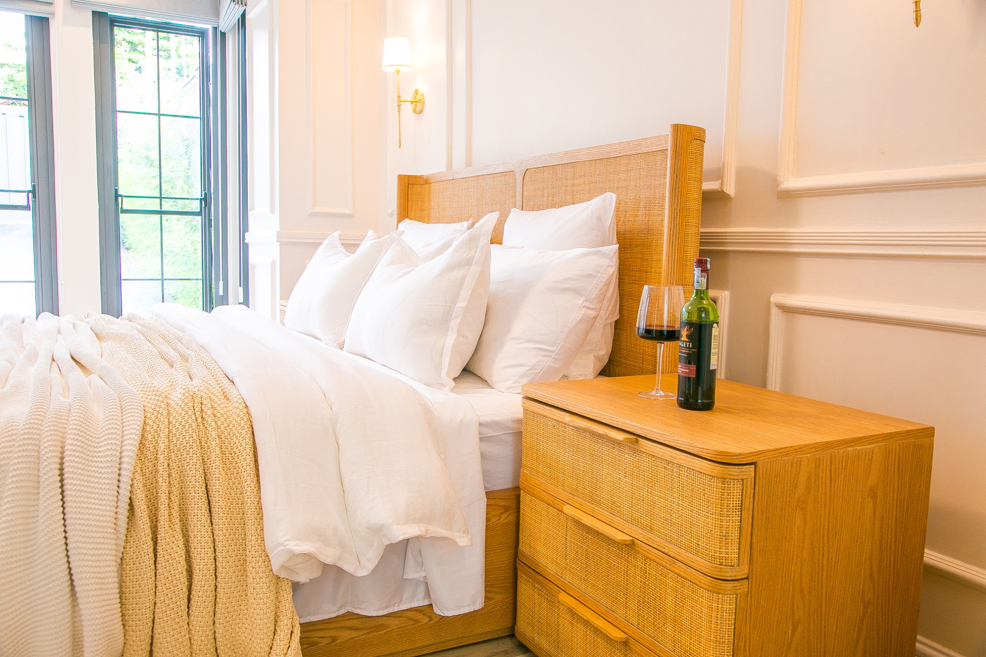 Search and Stay, undefined in undefined. Gallery position 2