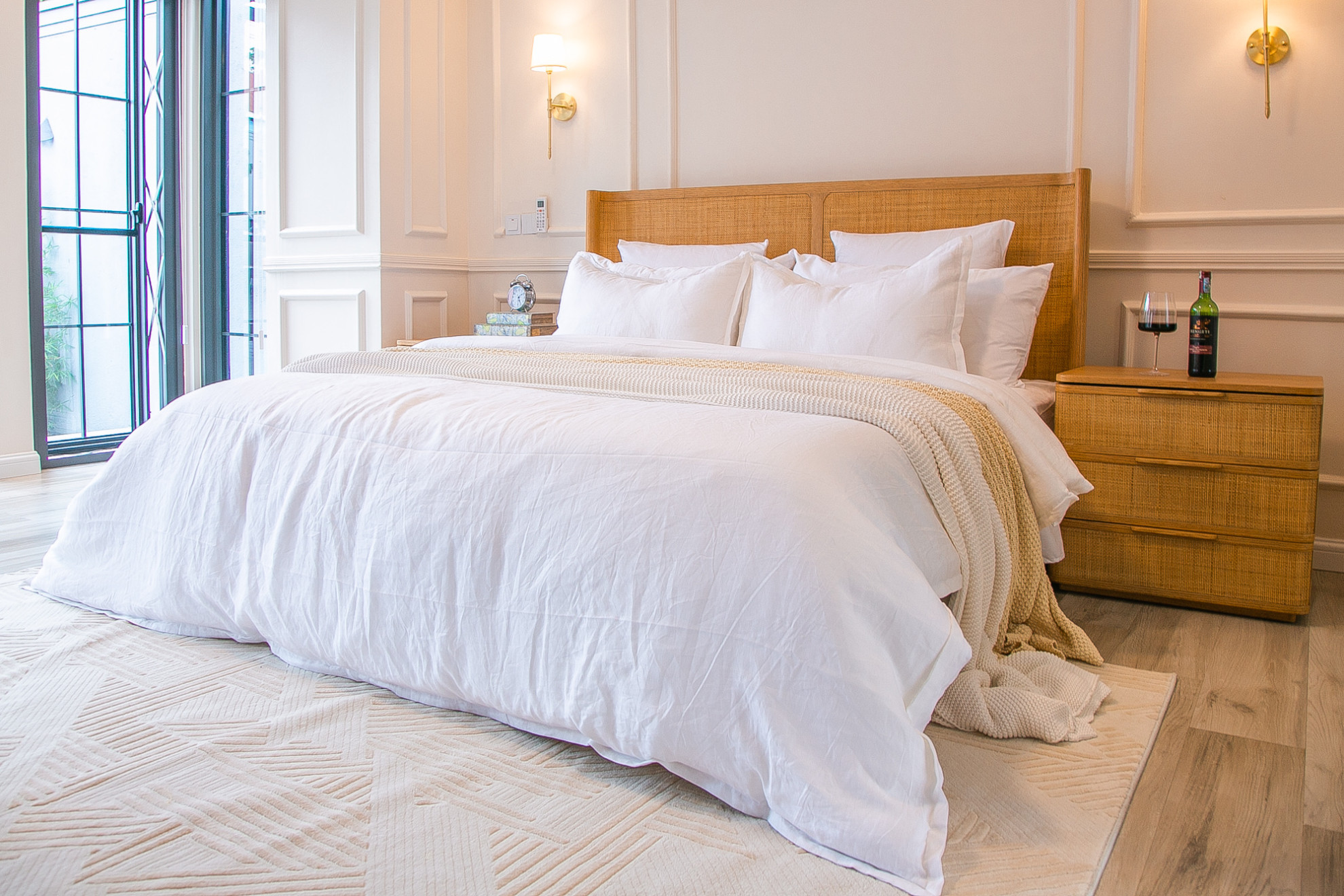 Search and Stay, undefined in undefined. Gallery position 3