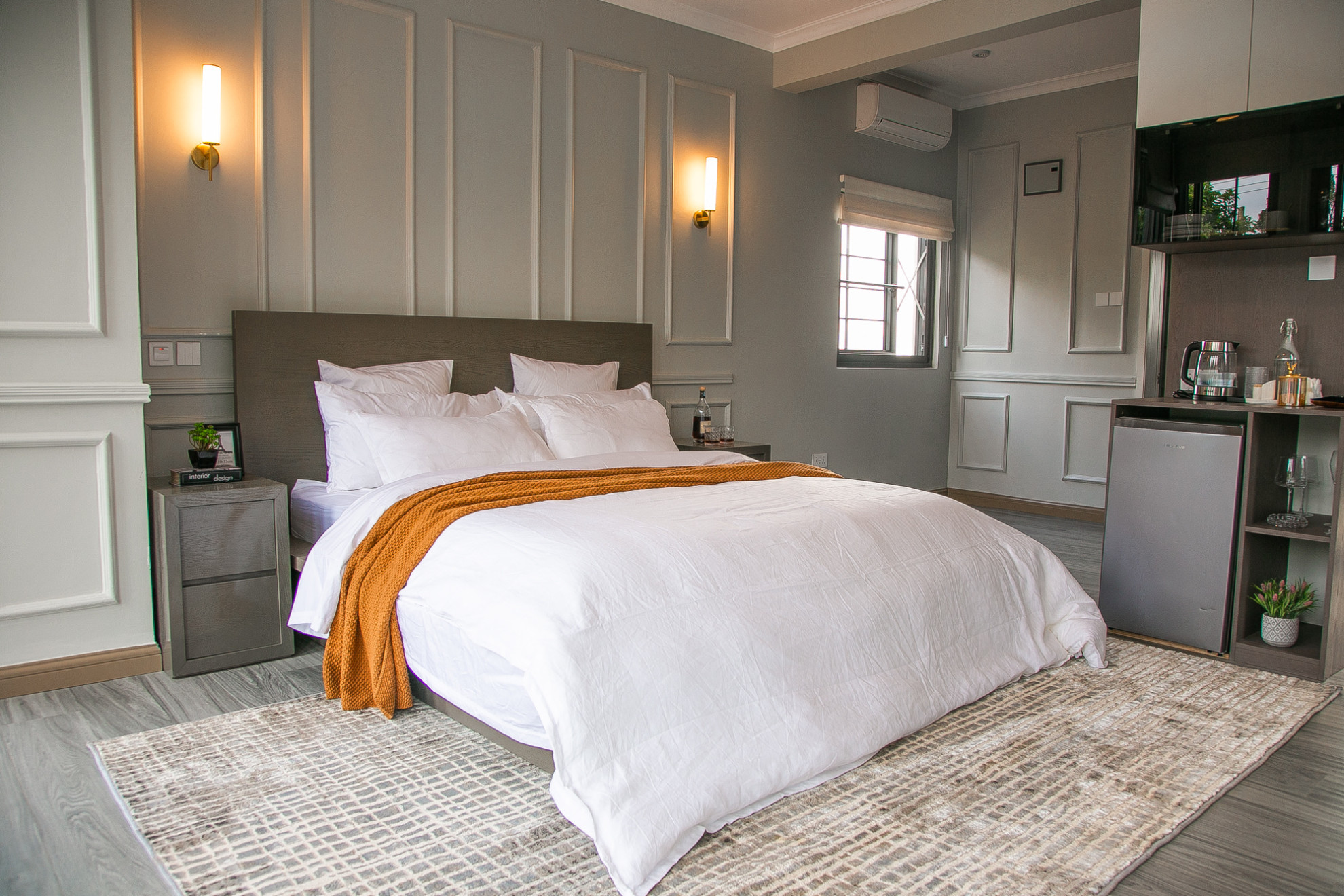 Search and Stay, undefined in undefined. Gallery position 4