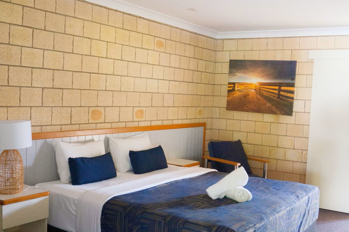 Search and Stay, undefined in undefined. Gallery position 0