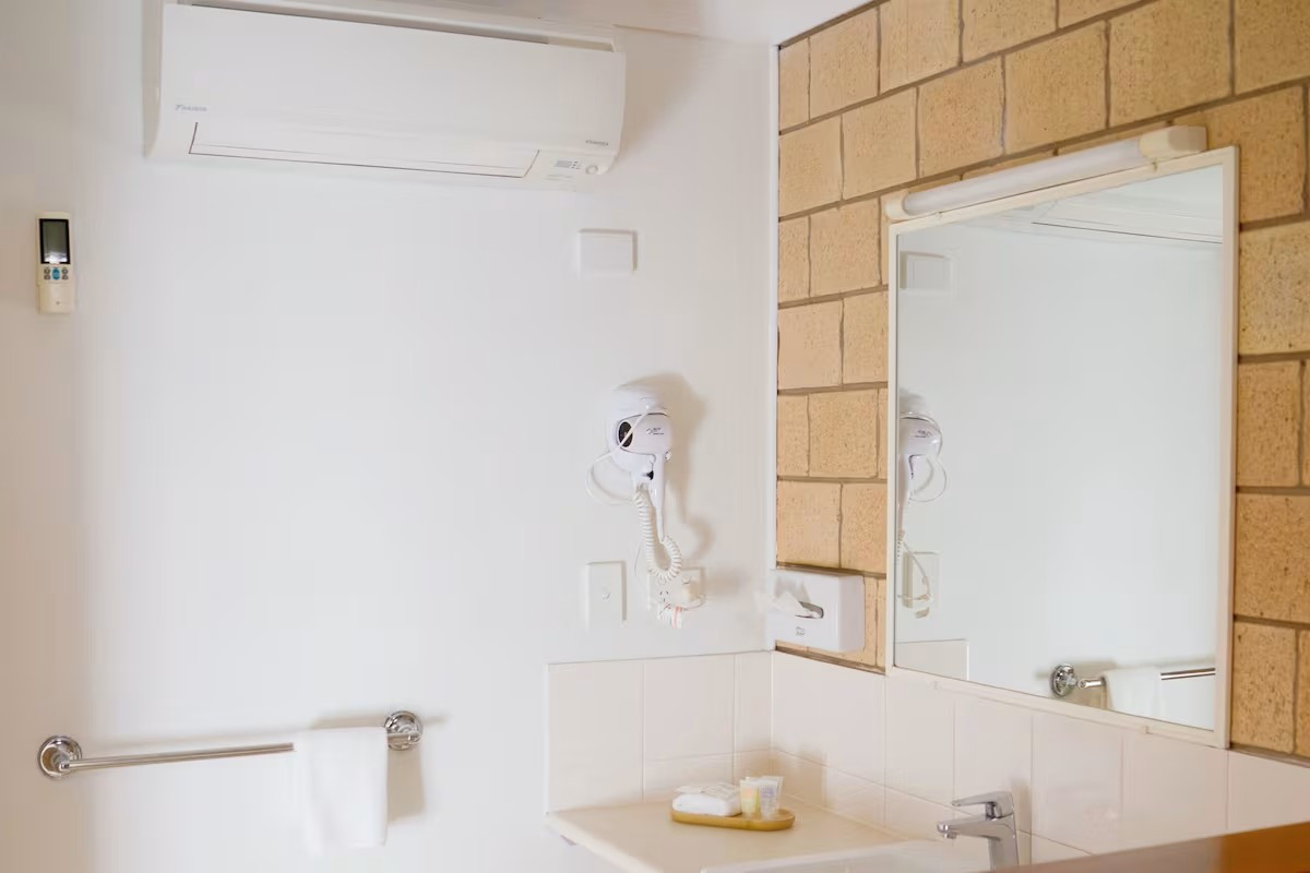 Search and Stay, undefined in undefined. Gallery position 4