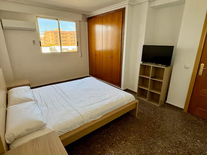 Valencia Long Stay Attic