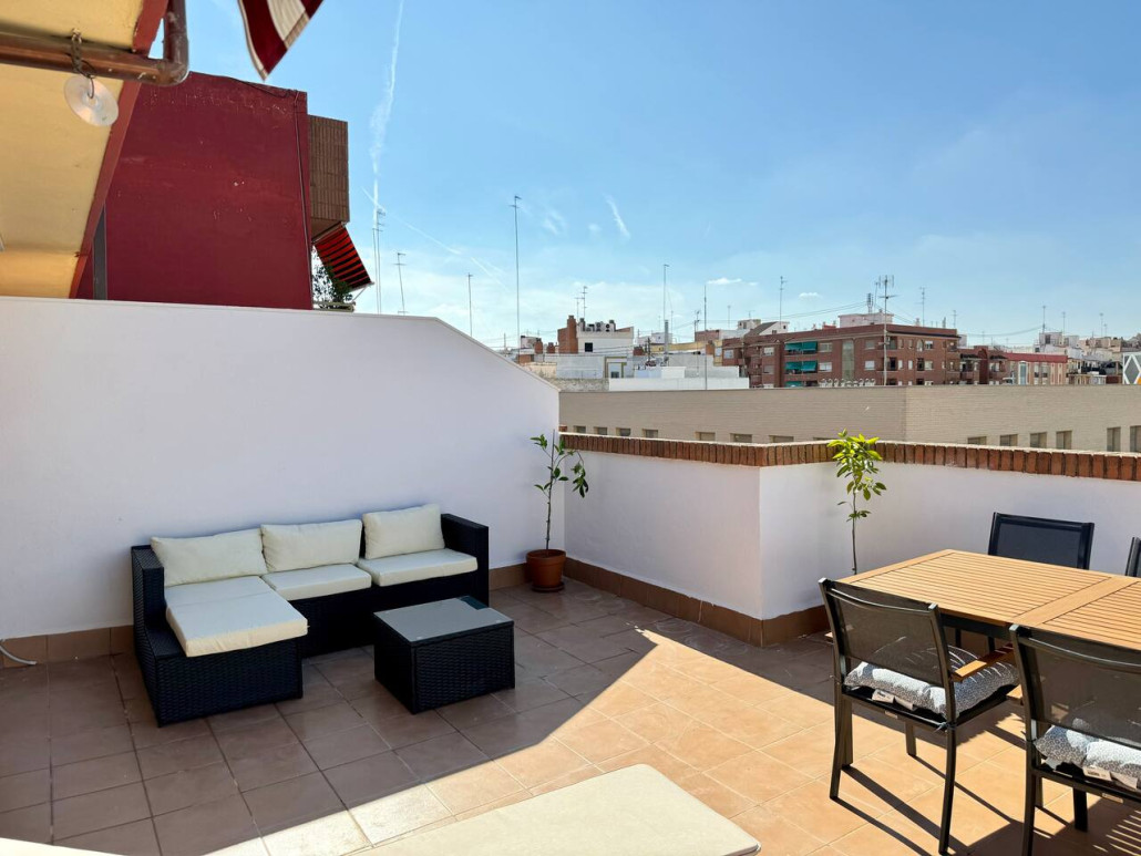 Valencia Long Stay Attic