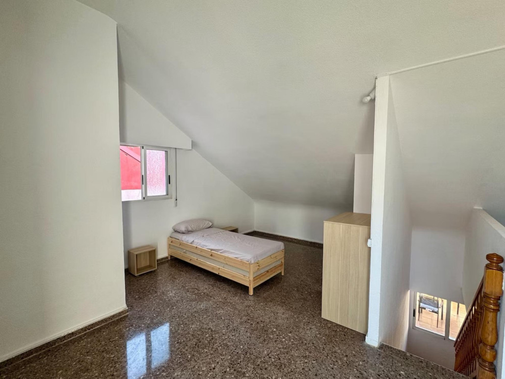 Valencia Long Stay Attic