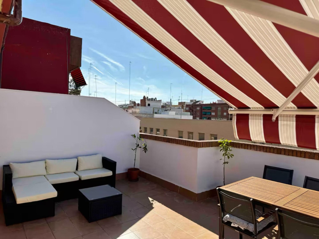 Valencia Long Stay Attic