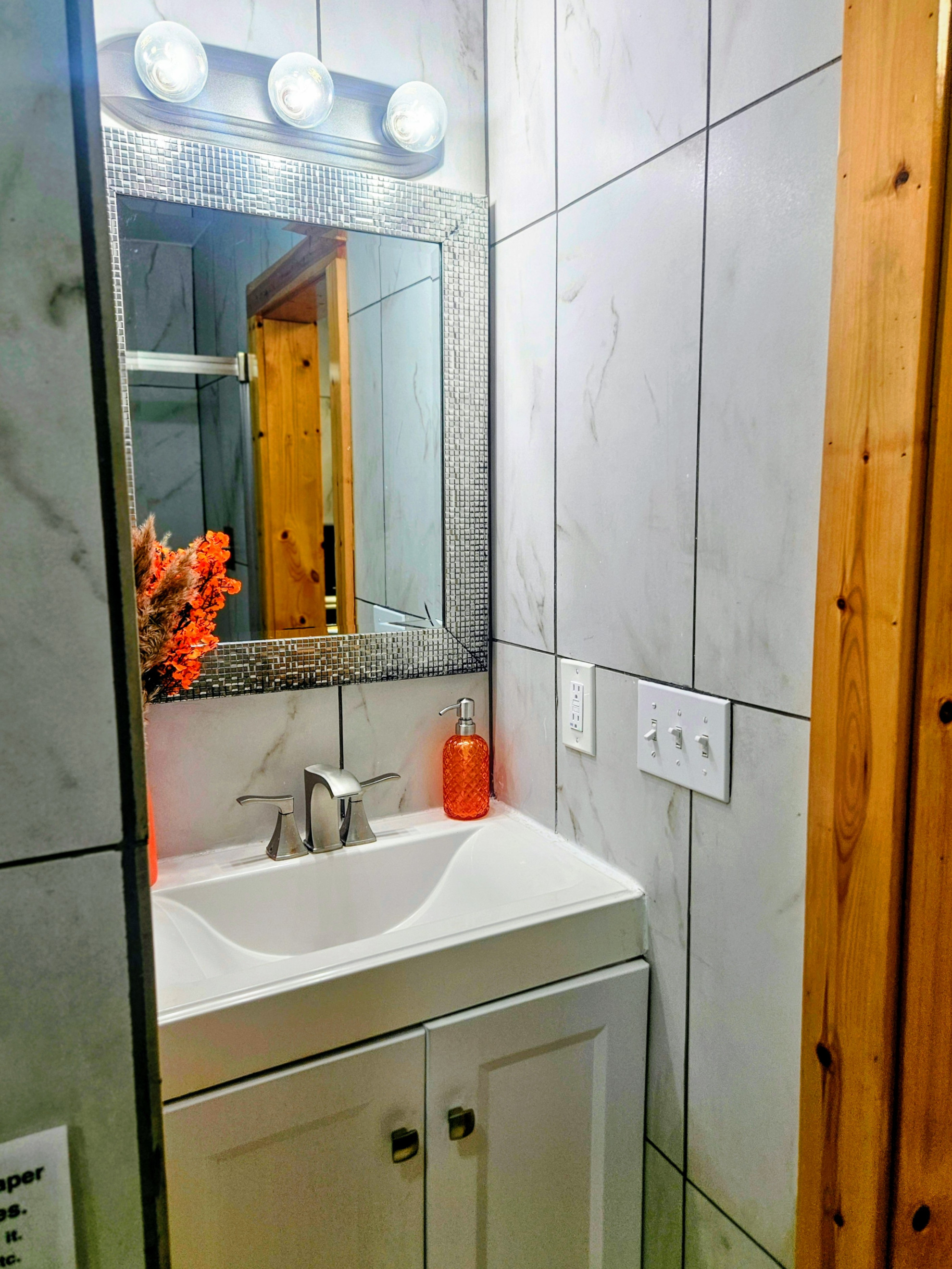 Search and Stay, undefined in undefined. Gallery position 1