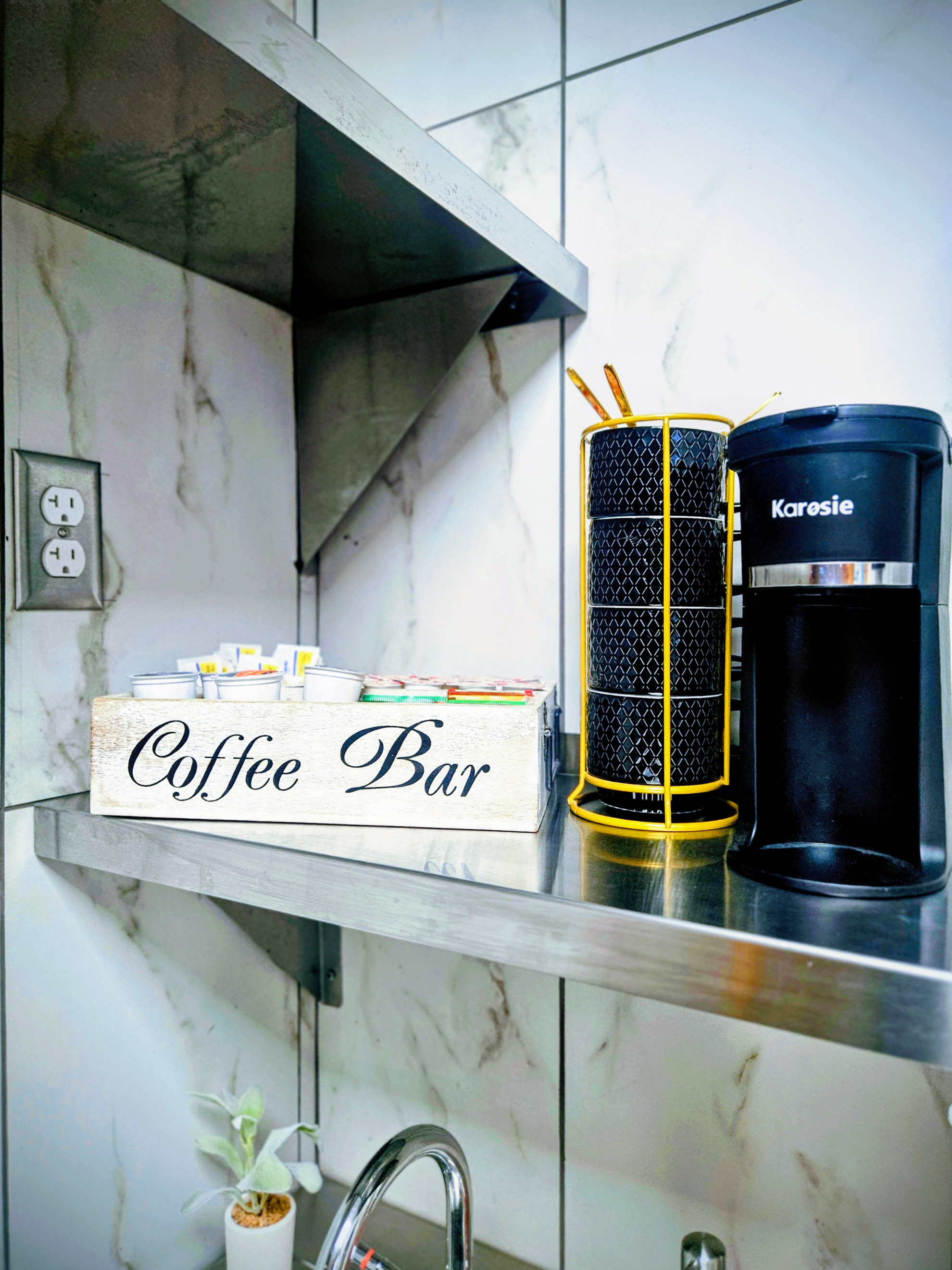 Search and Stay, undefined in undefined. Gallery position 4