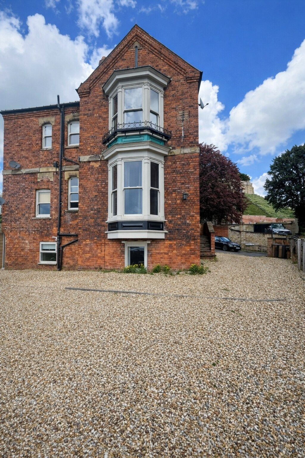 Search and Stay, undefined in undefined. Gallery position 1