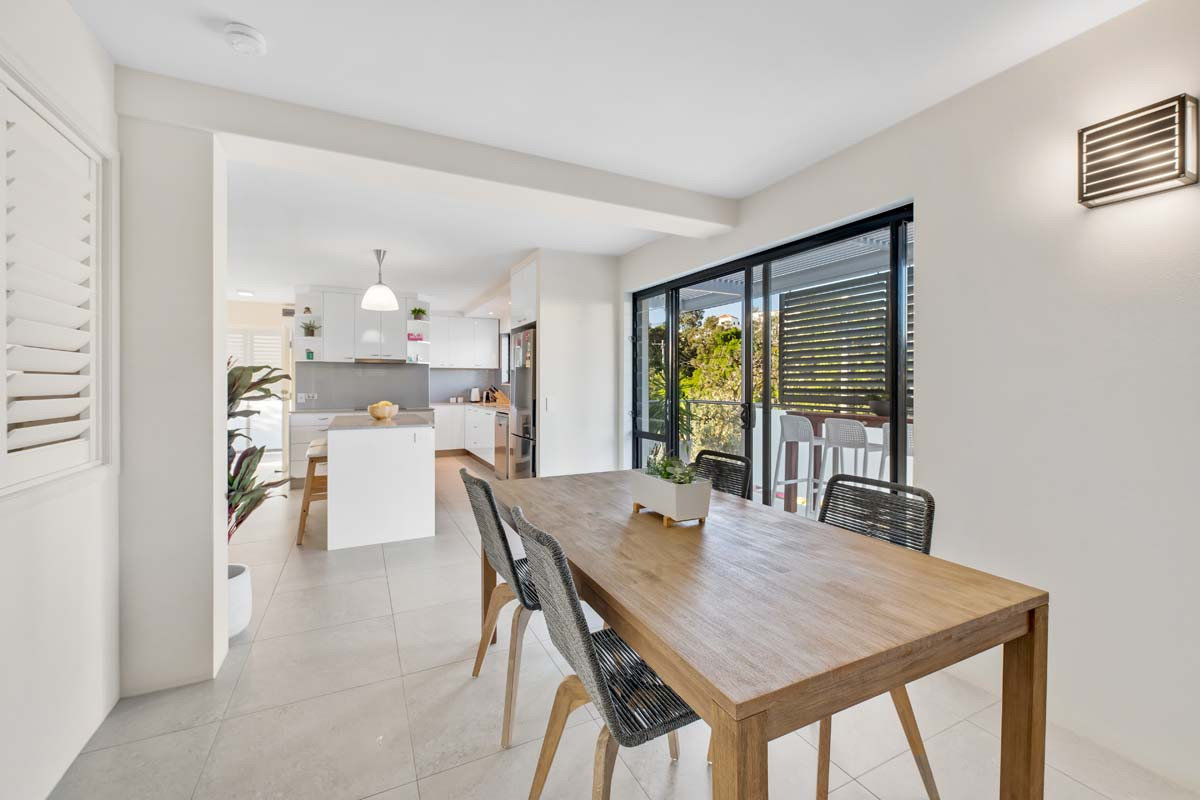 Search and Stay, undefined in undefined. Gallery position 2