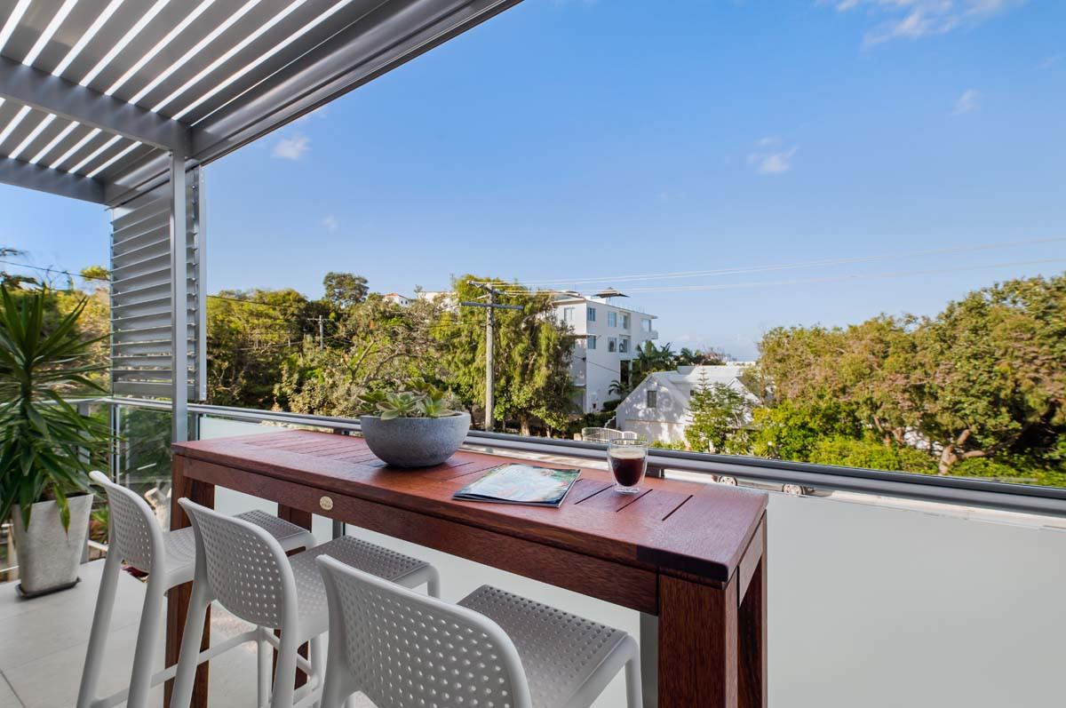 Search and Stay destination carousel image position 0