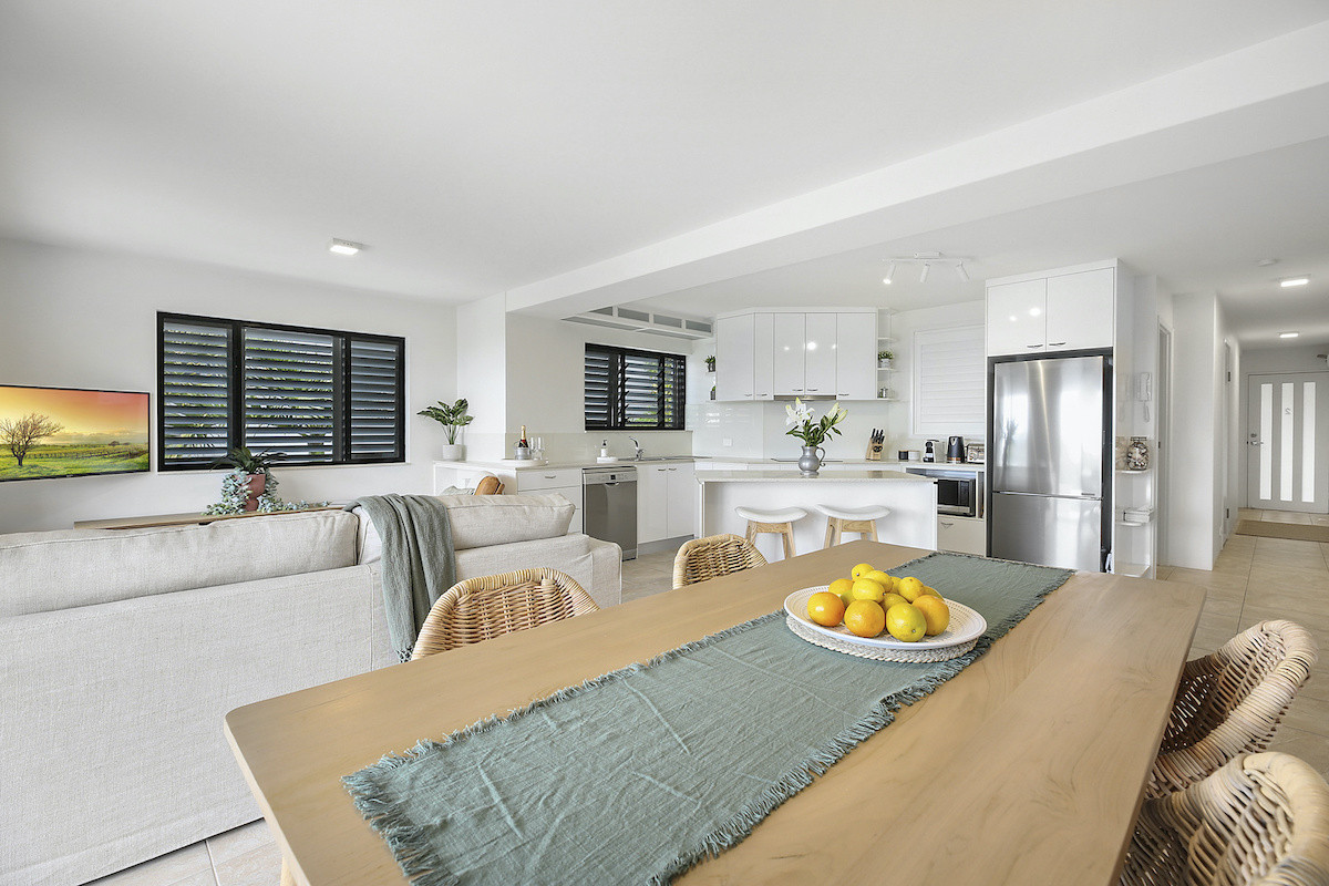 Search and Stay, undefined in undefined. Gallery position 4