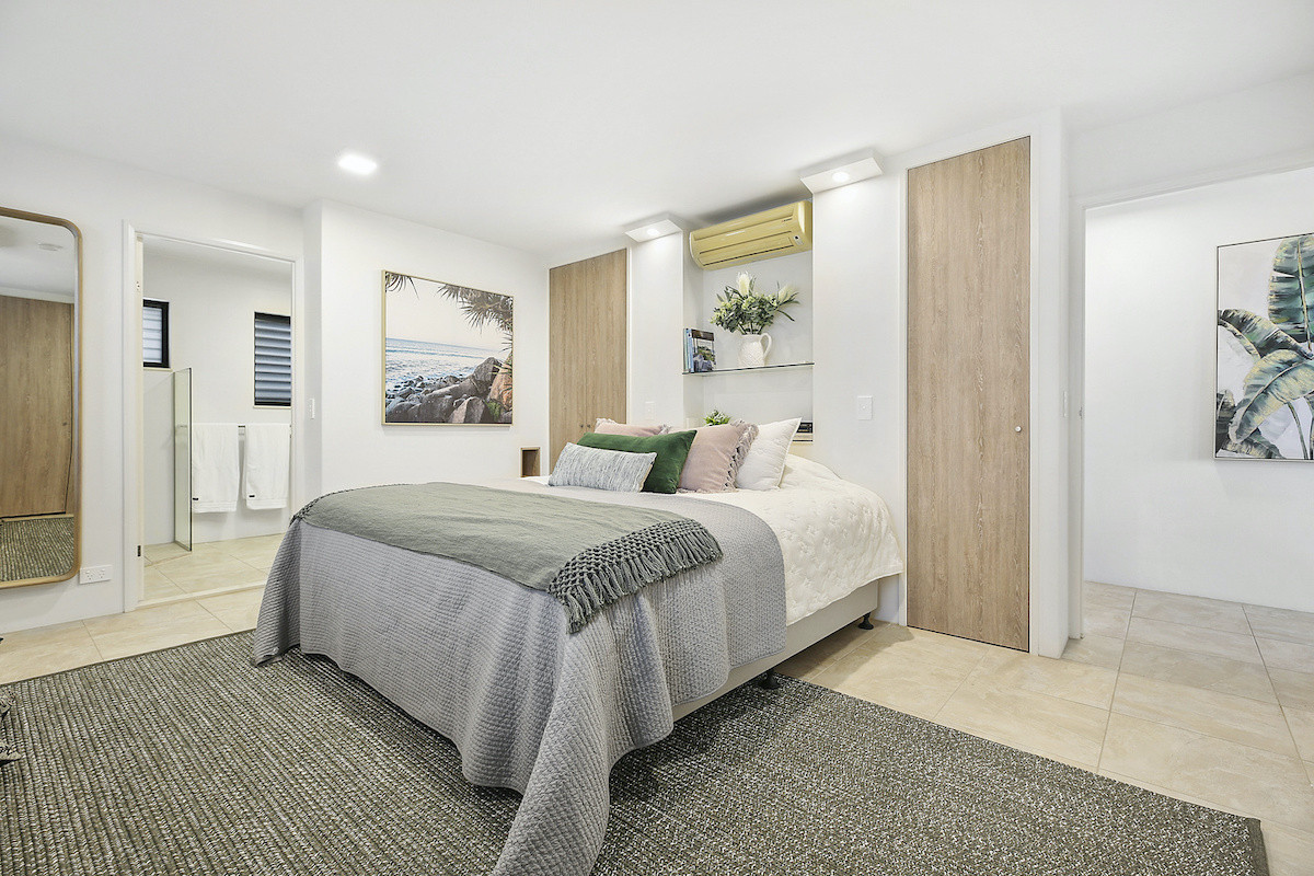 Search and Stay, undefined in undefined. Gallery position 2