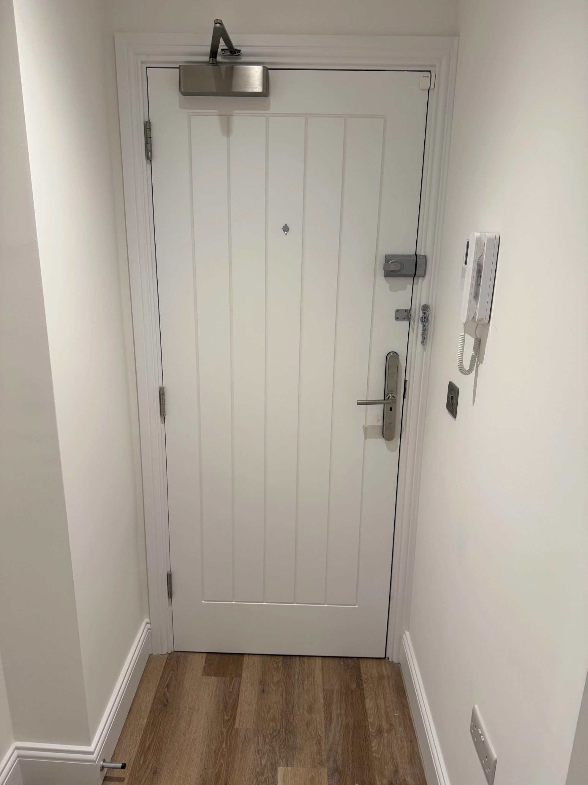 The Cosy Quayside Apartment - Two bedroom/Parking in Trinity Point Building DA11 0FD - Property image 24 - VivreStays
